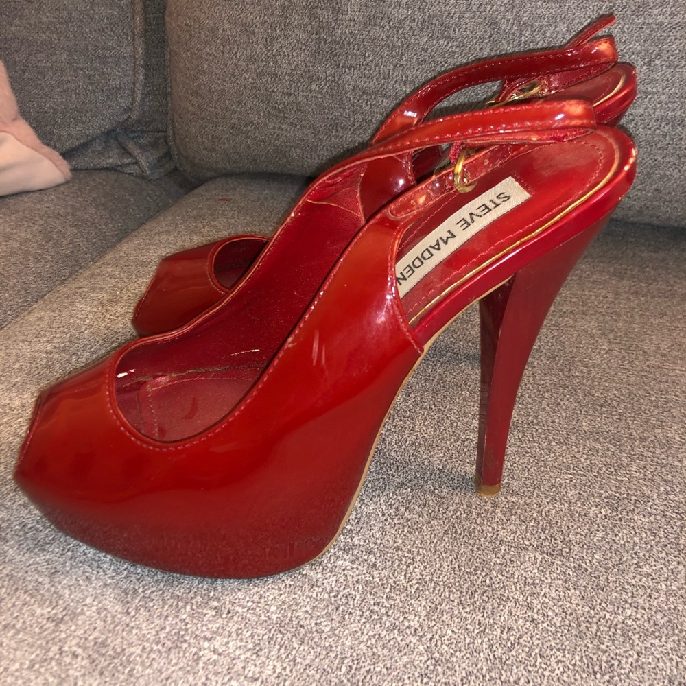 Guess open toe pumps